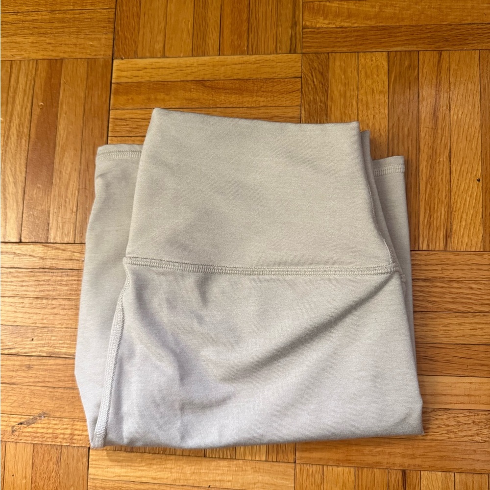 ALO Yoga High-Waist Bike Shorts in Light Gray